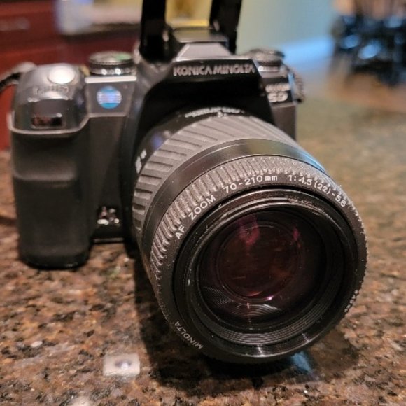 Konica Minolta MAXXUM 5d 6.1MP digital SLR Camera Body & Lens - Picture 4 of 11